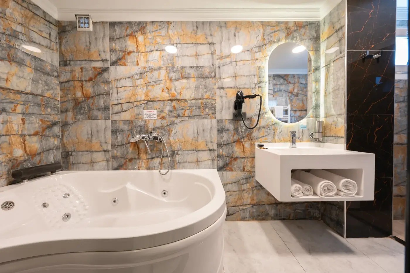 Room With Jacuzzi